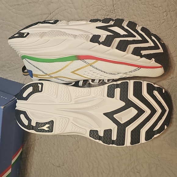 Diadora White with Red and Green Accents Sneakers. Womens 8.5 (Run Small) - Picture 3 of 5